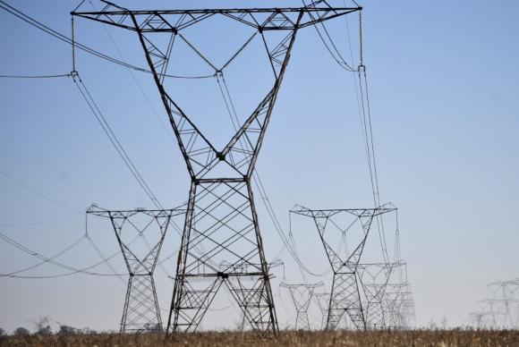 Estatais de energia em crise podem mudar desenho do setor
