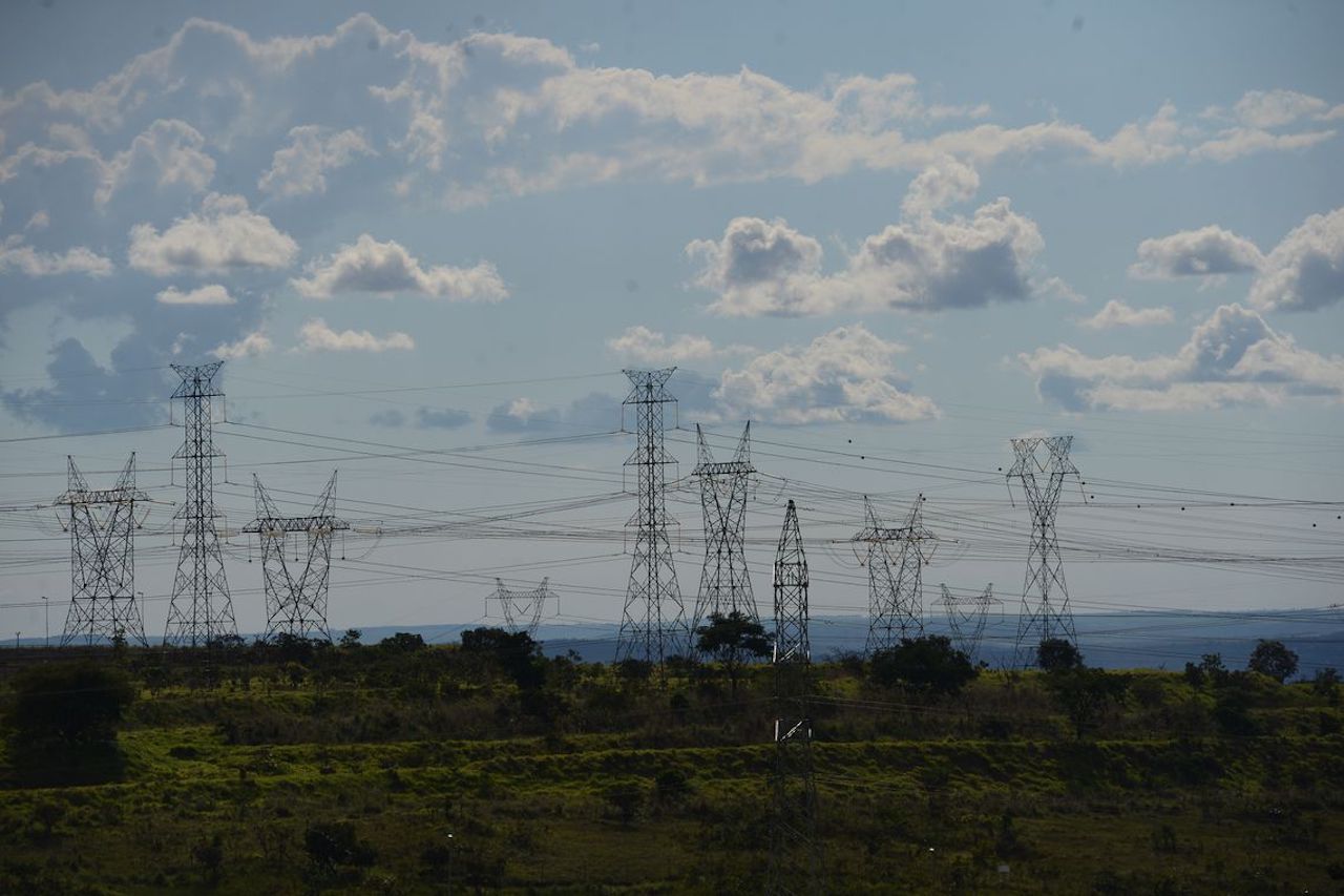 CCEE prevê queda de 68% nos preços da energia em abril CCEE prevê queda de 68% nos preços da energia em abril