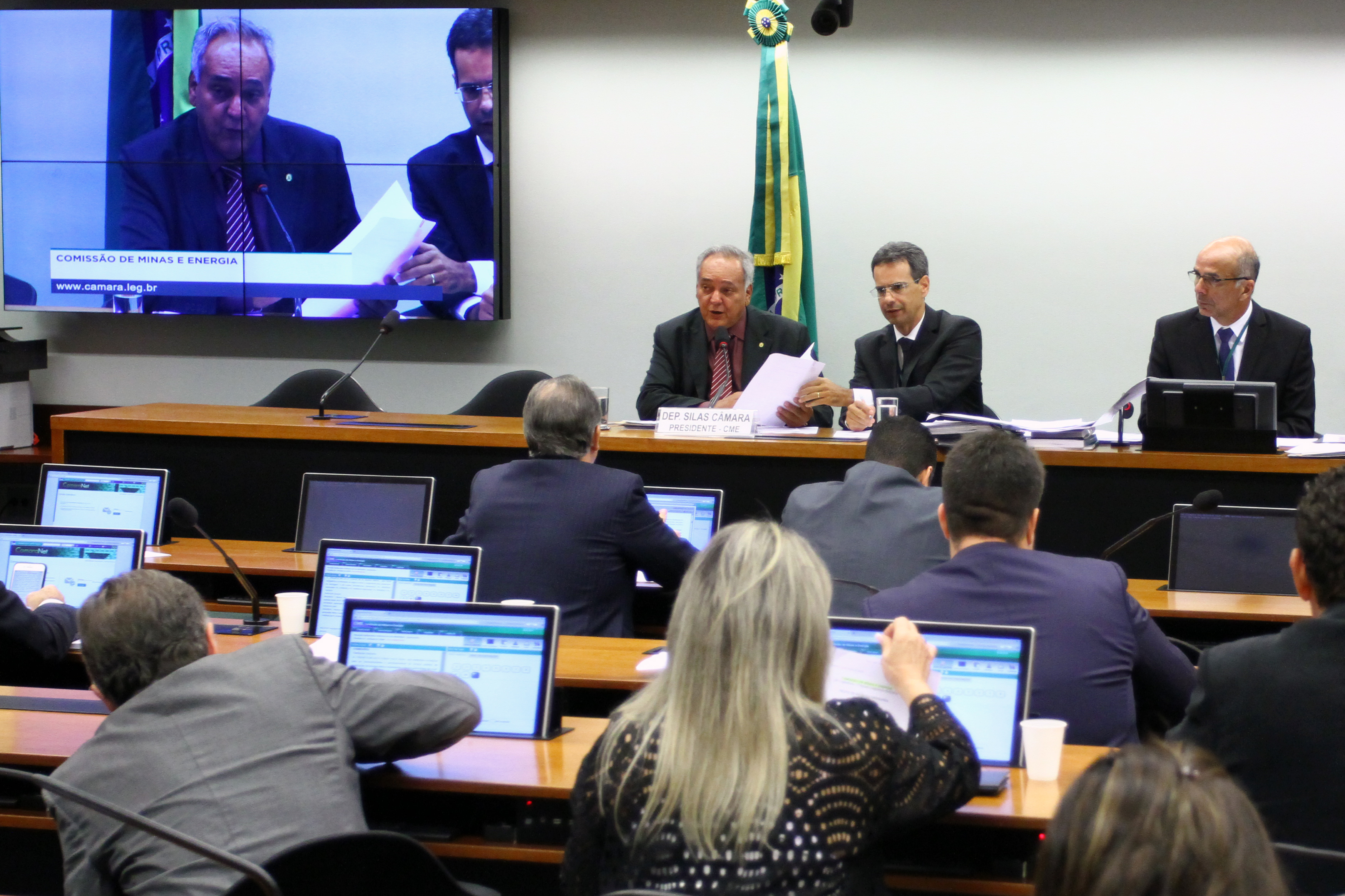 Projeto que anula a inclusão da Eletrobras em programas de desestatização entra na pauta da CME Projeto que anula a inclusão da Eletrobras em programas de desestatização entra na pauta da CME