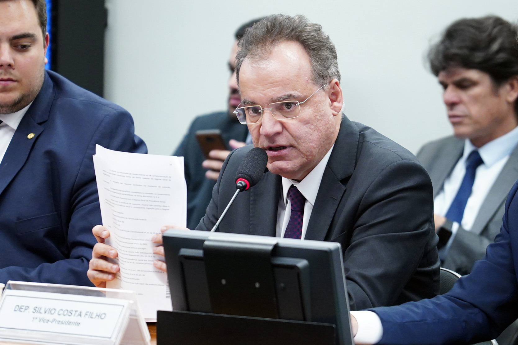 Setor de infraestrutura comemora a manutenção dos recursos do FAT para o BNDES na reforma da Previdência Setor de infraestrutura comemora a manutenção dos recursos do FAT para o BNDES na reforma da Previdência
