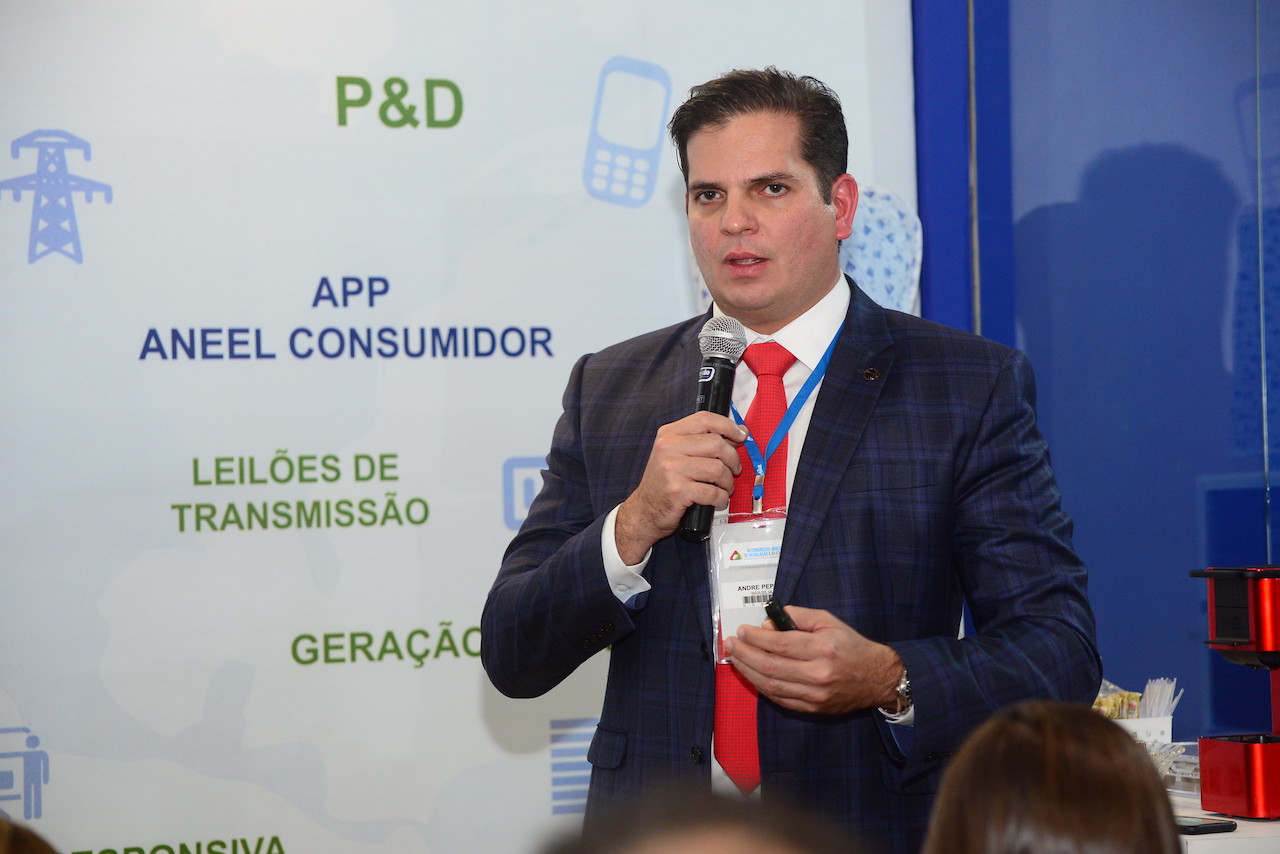 Bandeiras tarifárias desoneraram conta de energia em 2,5%, diz ANEEL