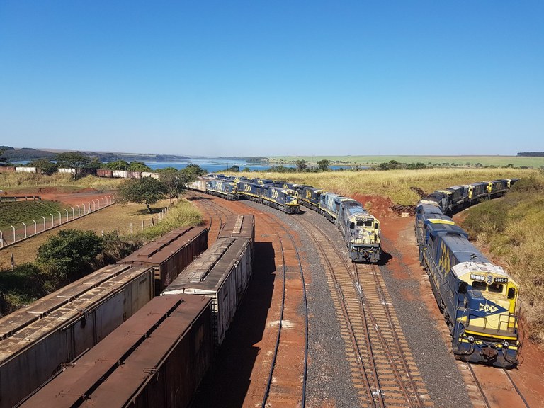 iNFRADebate: E se todos os projetos ferroviários disponíveis para transporte de cargas saíssem do papel? iNFRADebate: E se todos os projetos ferroviários disponíveis para transporte de cargas saíssem do papel?