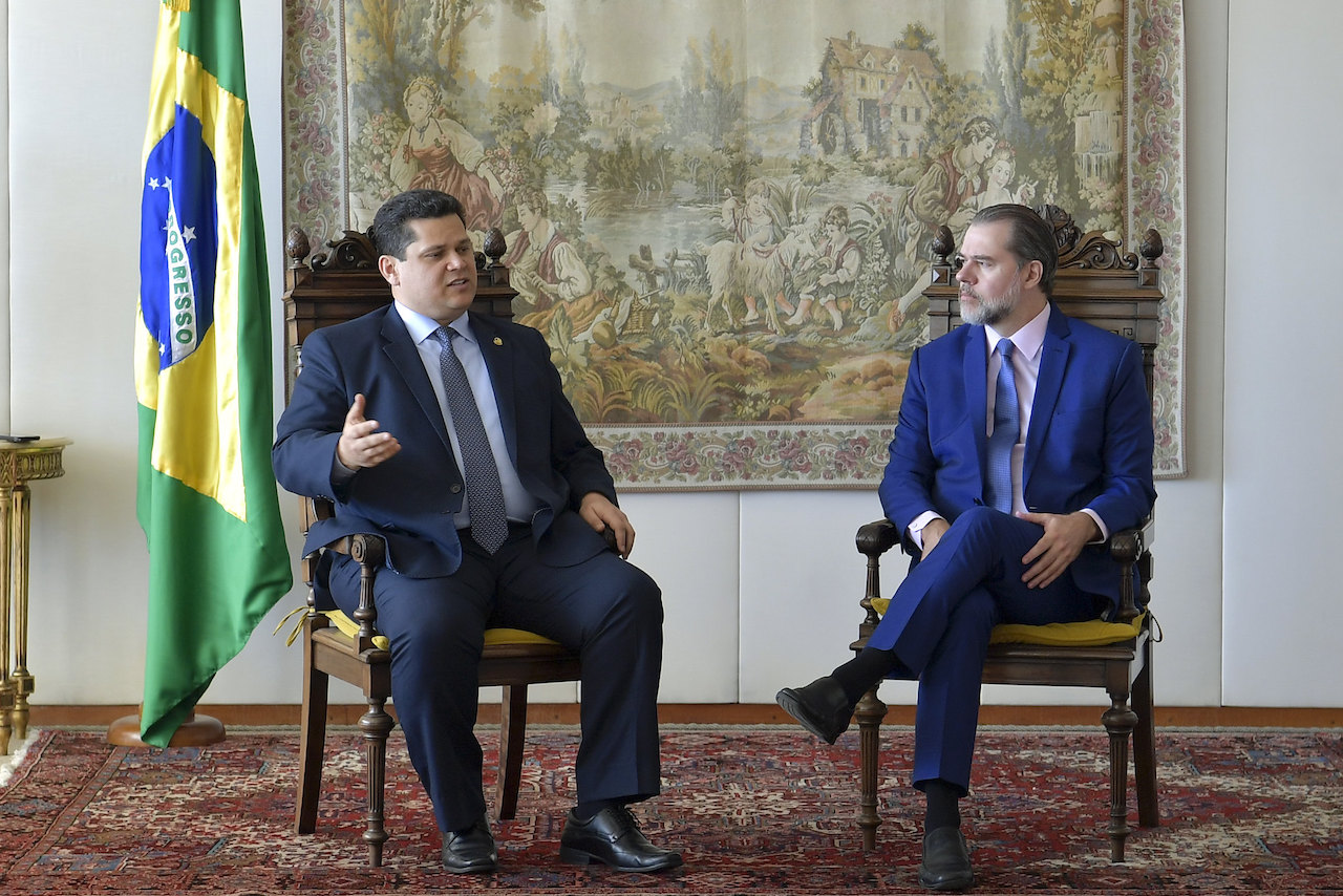 Agravamento do conflito entre Poderes gera insegurança quanto aos projetos de energia Agravamento do conflito entre Poderes gera insegurança quanto aos projetos de energia