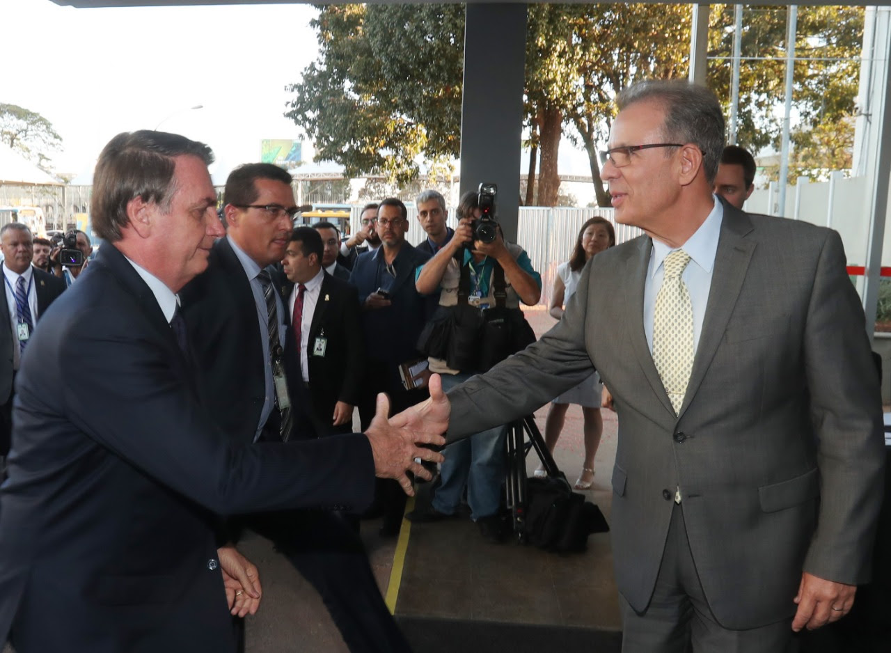 Para calar rumores, Bolsonaro visita Bento na sede do MME em sinal de apoio político Para calar rumores, Bolsonaro visita Bento na sede do MME em sinal de apoio político
