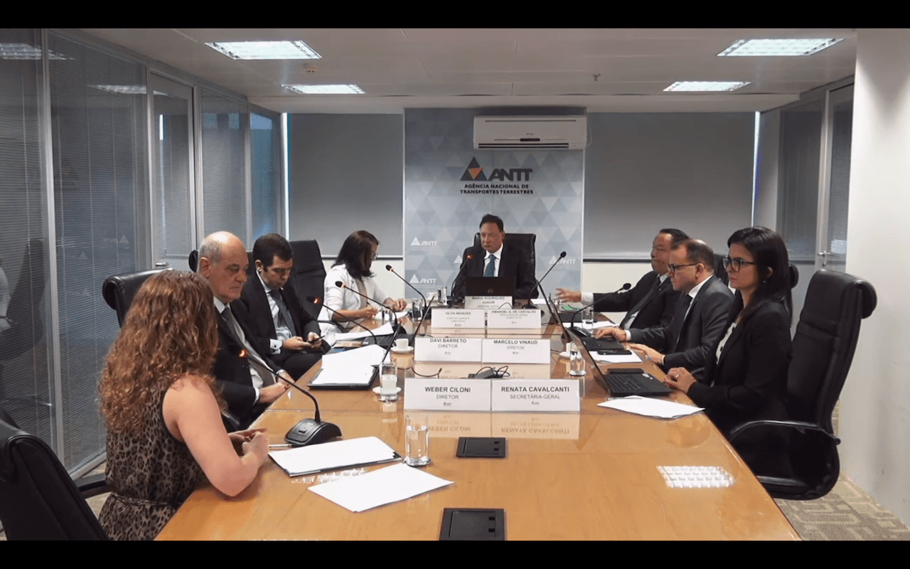 ANTT aprova estudos para a concessão da Fiol com outorga de R$ 143 milhões ANTT aprova estudos para a concessão da Fiol com outorga de R$ 143 milhões