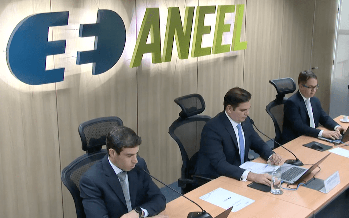ANEEL propõe CVU teto de R$ 300 para térmicas nos leilões A-4 e A-5 ANEEL propõe CVU teto de R$ 300 para térmicas nos leilões A-4 e A-5
