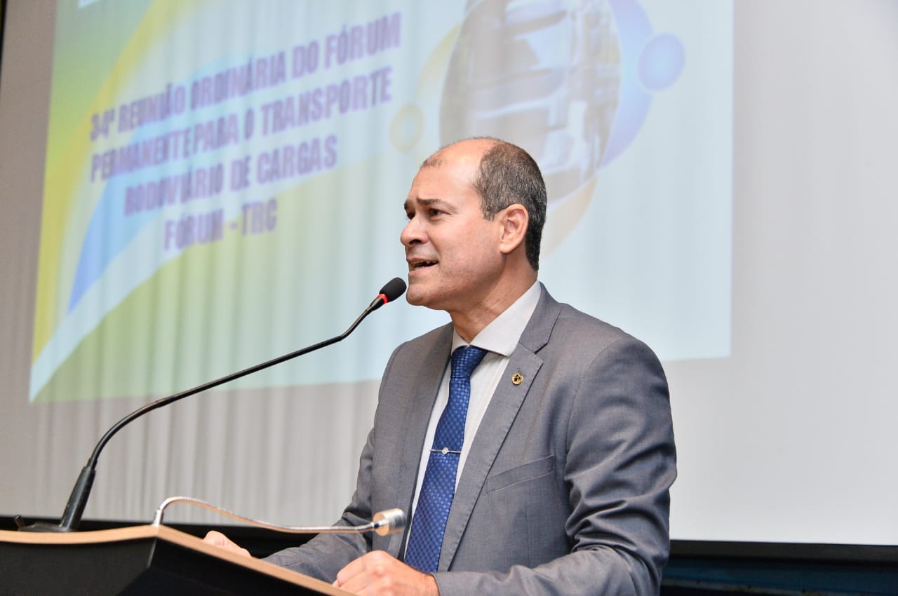Secretário diz que governo trabalha em MEI para caminhoneiros autônomos Secretário diz que governo trabalha em MEI para caminhoneiros autônomos