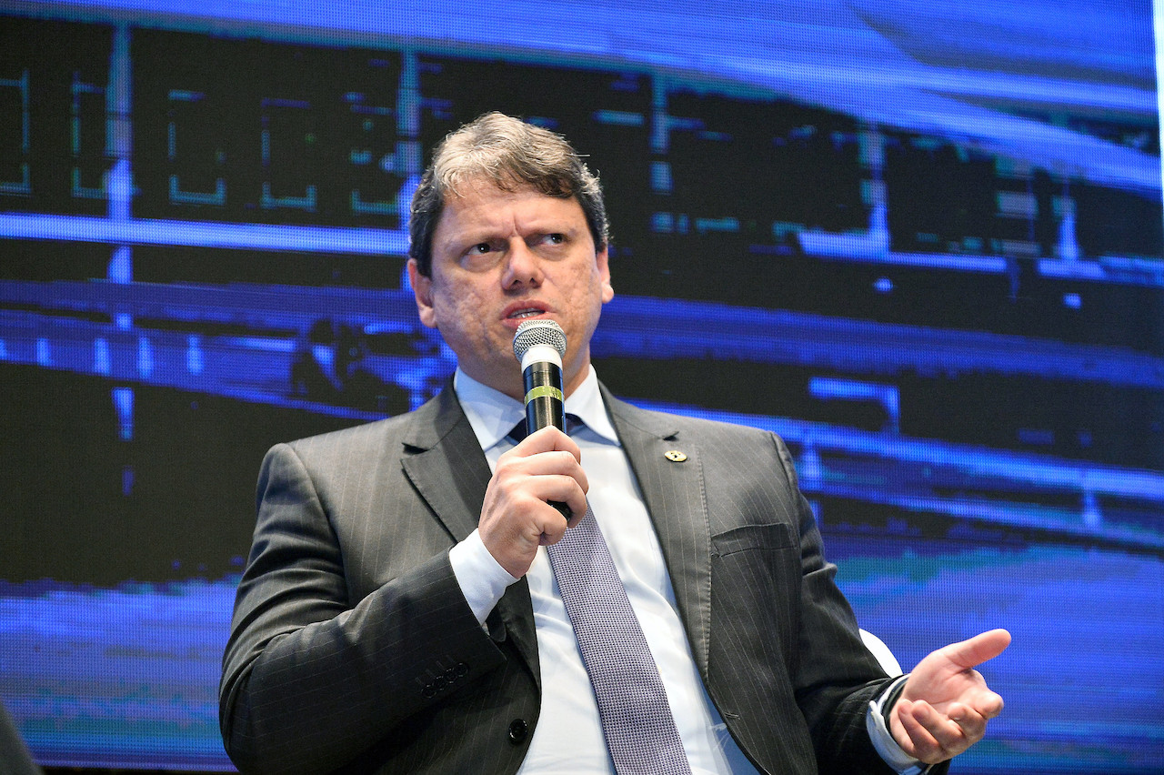 Ministro da Infraestrutura diz que Congresso vai decidir se BR do Mar será por MP ou projeto de lei Ministro da Infraestrutura diz que Congresso vai decidir se BR do Mar será por MP ou projeto de lei