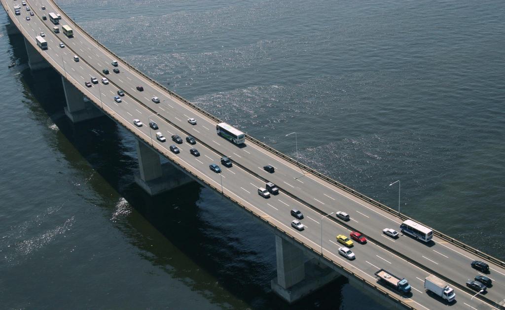 ANTT libera caminhões na ponte Rio-Niterói por causa da Covid-19 ANTT libera caminhões na ponte Rio-Niterói por causa da Covid-19