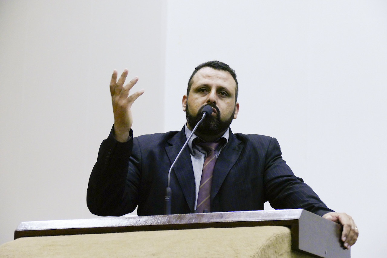 Representante de caminhoneiros fala em greve por falta de condições de trabalho Representante de caminhoneiros fala em greve por falta de condições de trabalho