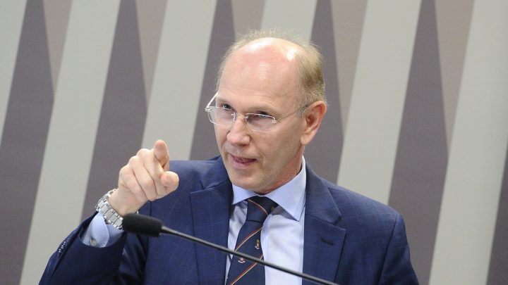 Ainda sem substituto, Adalberto Tokarski se despede da diretoria da ANTAQ