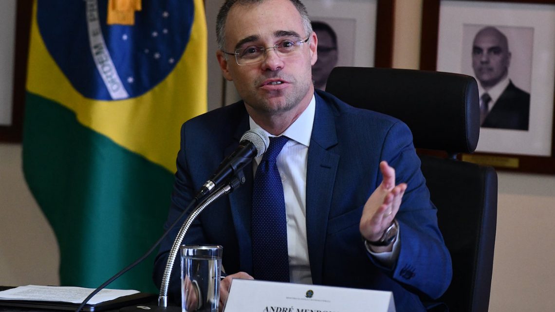 Com representantes da ANEEL e da ANAC, governo cria Conselho Nacional de Defesa do Consumidor Com representantes da ANEEL e da ANAC, governo cria Conselho Nacional de Defesa do Consumidor