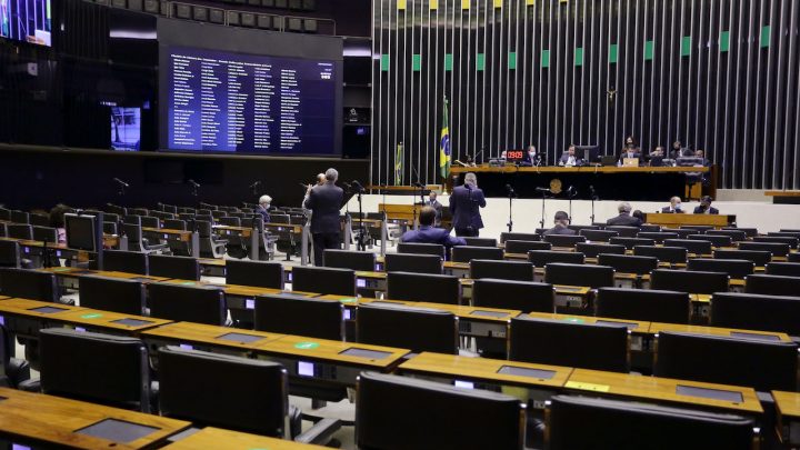Impasse sobre mudança na nova Lei do Gás adia votação do projeto na Câmara dos Deputados