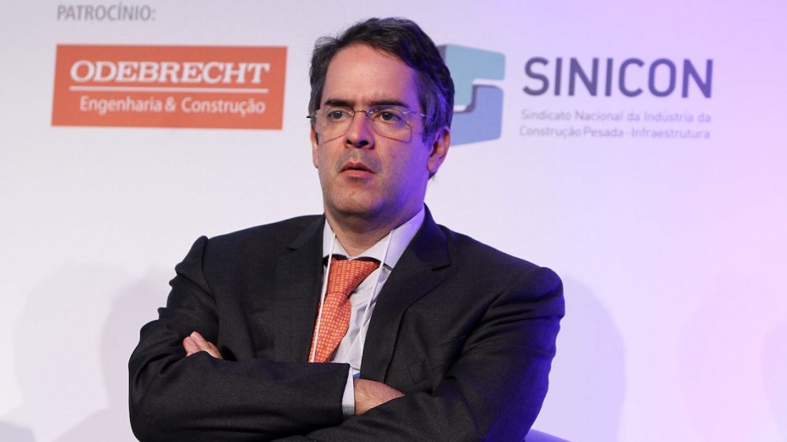 iNFRADebate: Equilíbrio econômico-financeiro e o fetiche com a Constituição Federal e com o seu passado remoto em França iNFRADebate: Equilíbrio econômico-financeiro e o fetiche com a Constituição Federal e com o seu passado remoto em França