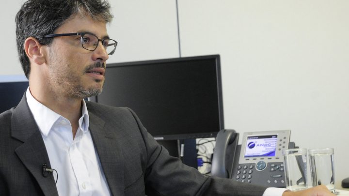 Bolsonaro indica nome de servidor para diretoria da agência reguladora de aviação