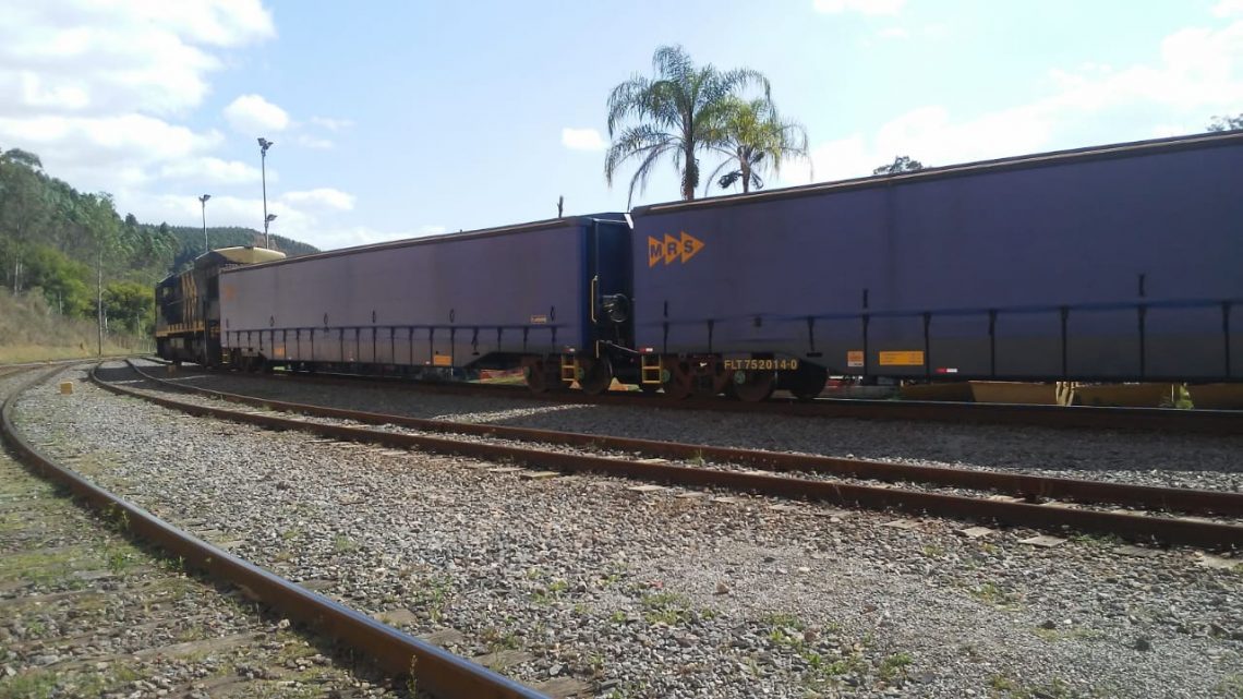 Bracell vai comprar locomotivas e vagões por R$ 573 milhões para transportar celulose por ferrovia até o Porto de Santos Bracell vai comprar locomotivas e vagões por R$ 573 milhões para transportar celulose por ferrovia até o Porto de Santos