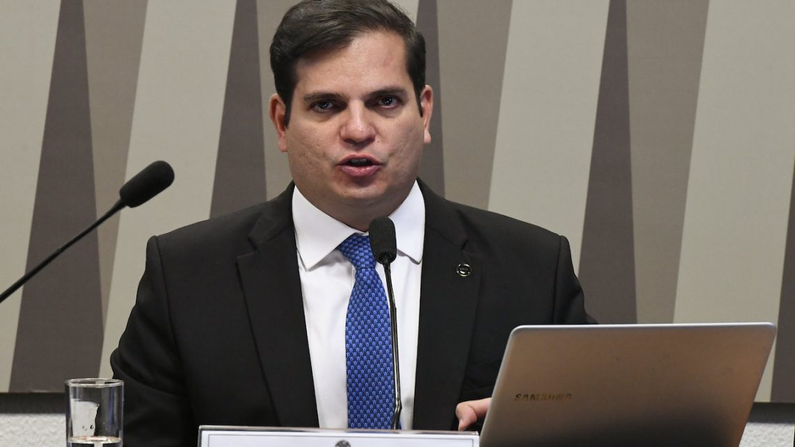 Conexão direta de hidrelétricas na rede de distribuição do Amapá está em estudo, diz ANEEL Conexão direta de hidrelétricas na rede de distribuição do Amapá está em estudo, diz ANEEL