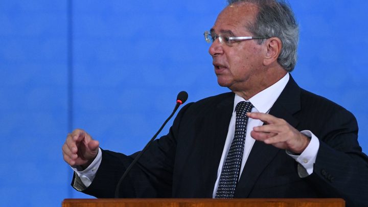Guedes erra e diz que privatização do Porto de Santos, prevista para 2022, sai em 2021