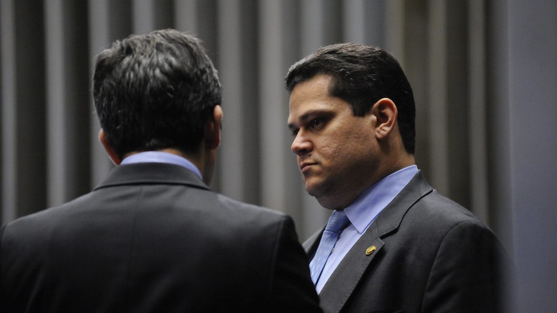 Governo tenta impedir instalação de CPI do Apagão no Senado Governo tenta impedir instalação de CPI do Apagão no Senado