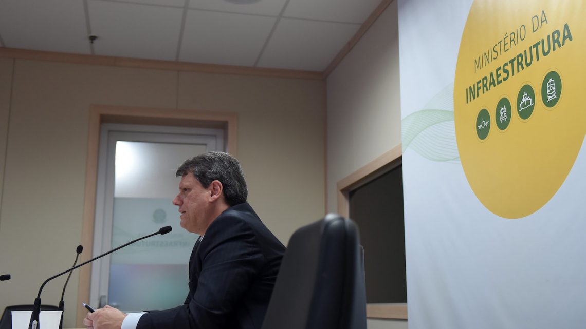 Governo ampliará contratos da Nova Dutra e da CRT em 2021 para manter serviços em rodovias do RJ Governo ampliará contratos da Nova Dutra e da CRT em 2021 para manter serviços em rodovias do RJ