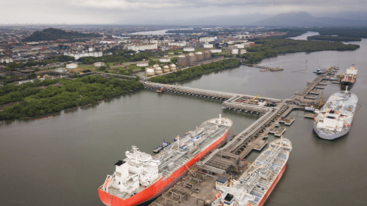 Para ampliar competição, grande terminal de líquido em Santos terá dois berços exclusivos