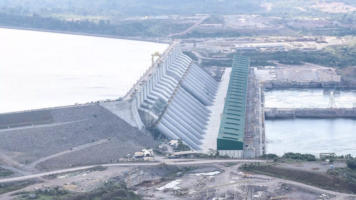Mudança de vazão em Belo Monte pode gerar aumento de R$ 40 no PLD e perda de R$ 3 bi Mudança de vazão em Belo Monte pode gerar aumento de R$ 40 no PLD e perda de R$ 3 bi