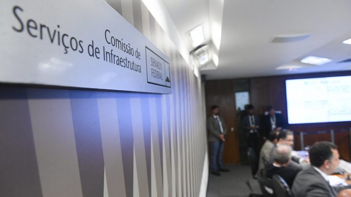 Centrão intensifica pressão por comissões de Infraestrutura e Minas e Energia no Congresso