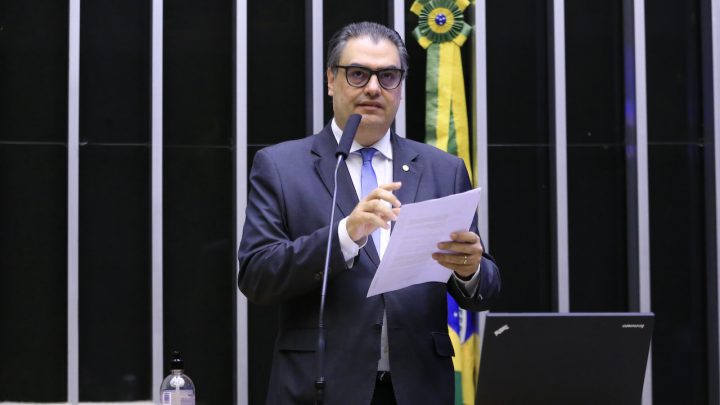Projeto sobre geração distribuída deve ser votado sem grandes mudanças, diz relator