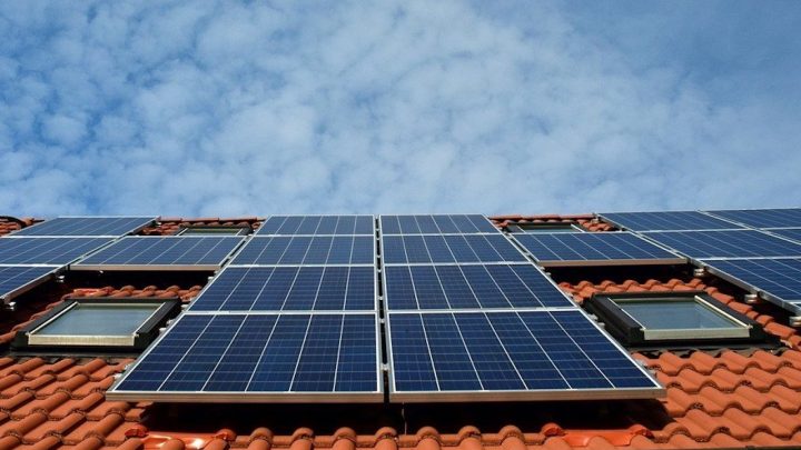 Com ajustes, acordo para o votar marco legal da energia solar é fechado