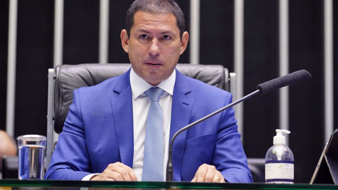 Vice-presidente da Câmara lidera movimento de oposição ao PL de Geração Distribuída Vice-presidente da Câmara lidera movimento de oposição ao PL de Geração Distribuída