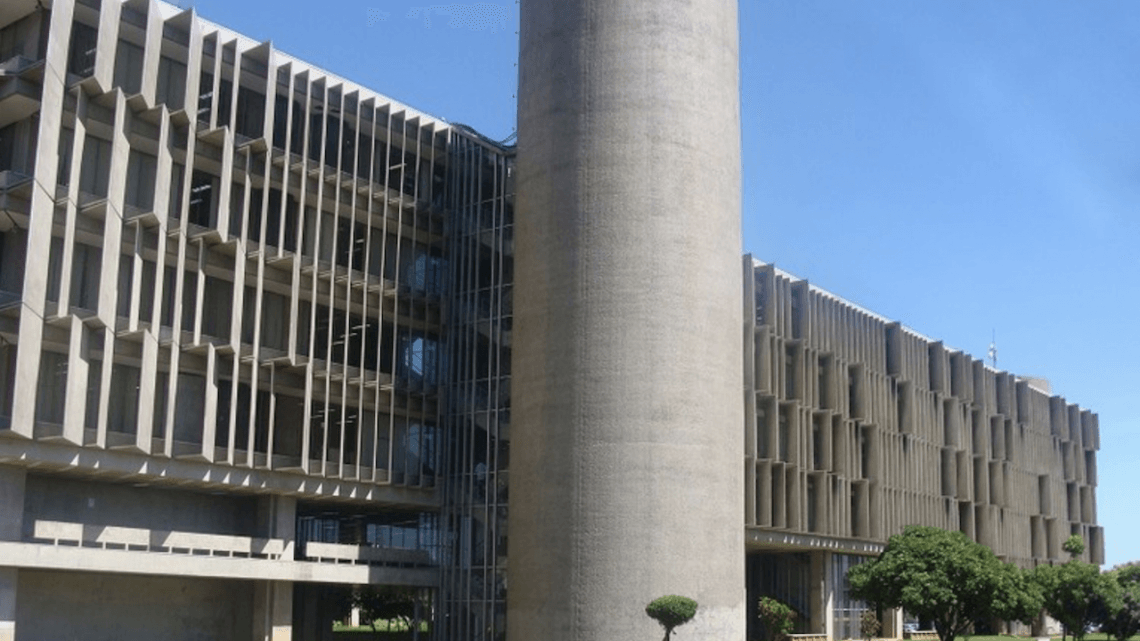 Associações judicializam reequilíbrio no DNIT, que tem, de novo, previsão de seu pior orçamento Associações judicializam reequilíbrio no DNIT, que tem, de novo, previsão de seu pior orçamento