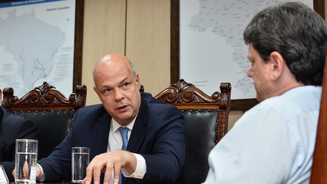 Fiol: O geólogo que está aprendendo sobre agronegócio para viabilizar uma ferrovia Fiol: O geólogo que está aprendendo sobre agronegócio para viabilizar uma ferrovia