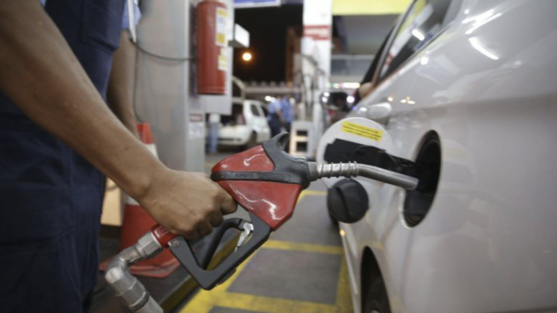 Importadoras devem compensar só parte da demanda extra de combustível em novembro, diz associação