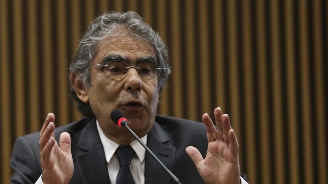 “Não há drible à licitação”, diz ex-ministro Ayres Britto sobre troca de controle em concessões “Não há drible à licitação”, diz ex-ministro Ayres Britto sobre troca de controle em concessões