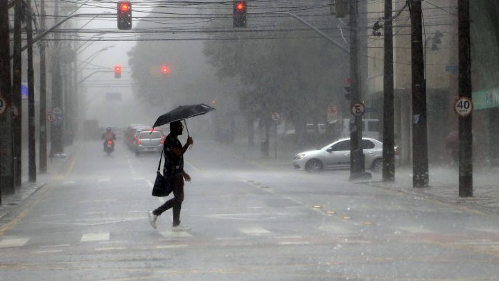 Eventos climáticos extremos vão se ampliar e ameaçar mais a infraestrutura, alerta Climatempo