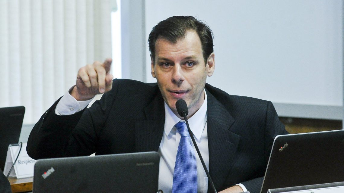 Secretário de Aviação Civil afirma que MP do Voo Simples deve sair “nas próximas semanas” Secretário de Aviação Civil afirma que MP do Voo Simples deve sair “nas próximas semanas”