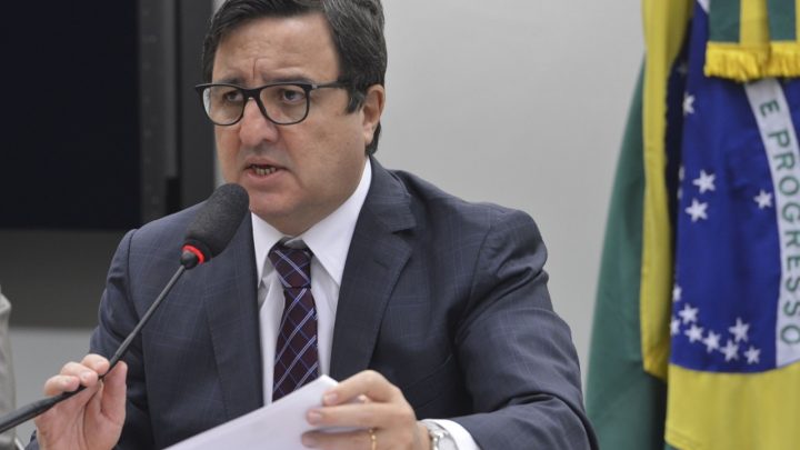 Deputado apresenta PL que unifica ICMS sobre combustíveis e energia em 17%