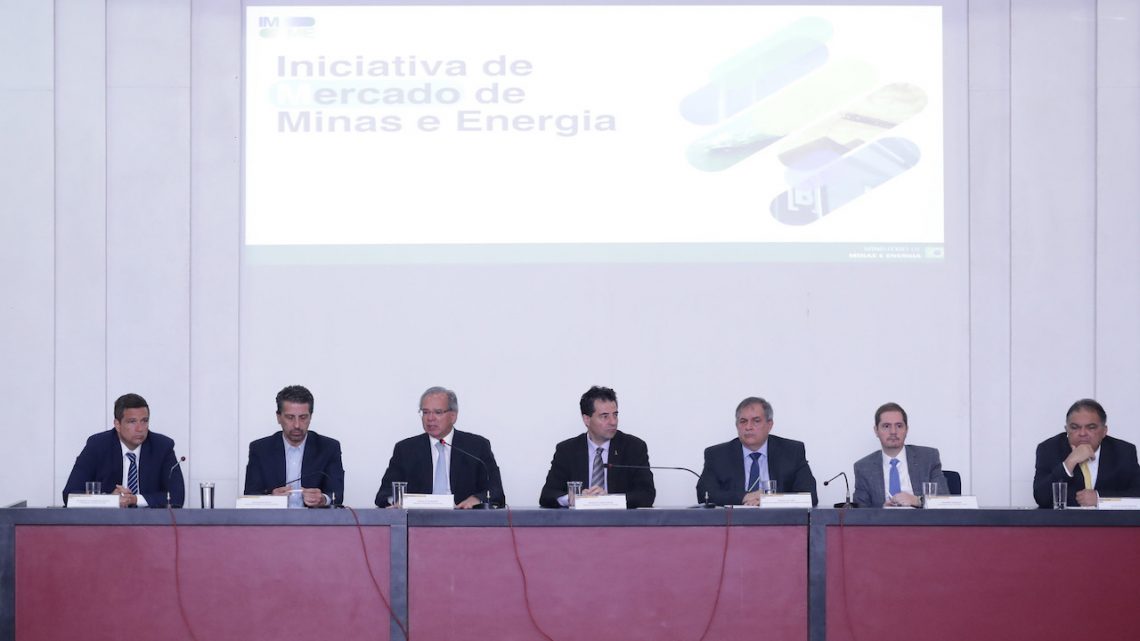 Ministro fala em acabar com leilão por fonte e adotar ‘neutralidade tecnológica’ Ministro fala em acabar com leilão por fonte e adotar ‘neutralidade tecnológica’