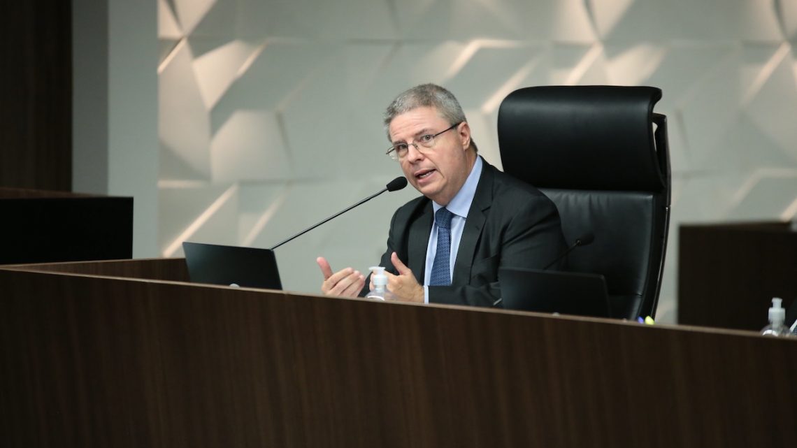 Anastasia avalia que Brasil não oferece um ambiente de previsibilidade ao investidor estrangeiro Anastasia avalia que Brasil não oferece um ambiente de previsibilidade ao investidor estrangeiro