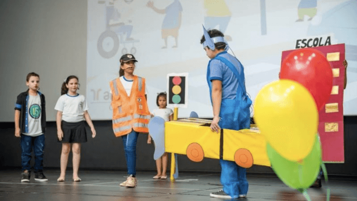 iNFRADebate: A educação e seu papel no desenvolvimento da cidadania