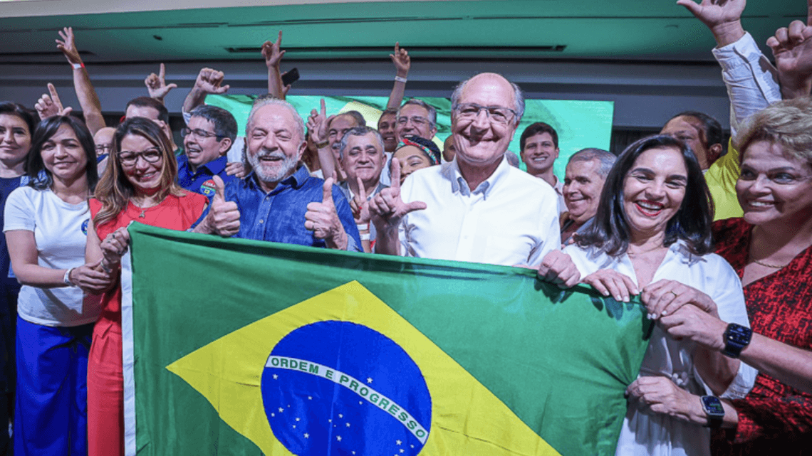 Lula prega união e quer reunião com governadores para discutir obras prioritárias nos estados Lula prega união e quer reunião com governadores para discutir obras prioritárias nos estados