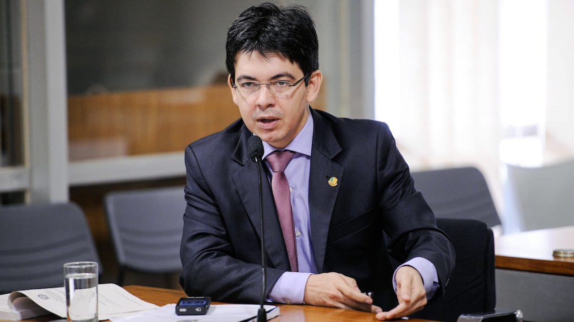 Equipe de transição estima 50% das obras de saneamento do Brasil paradas Equipe de transição estima 50% das obras de saneamento do Brasil paradas