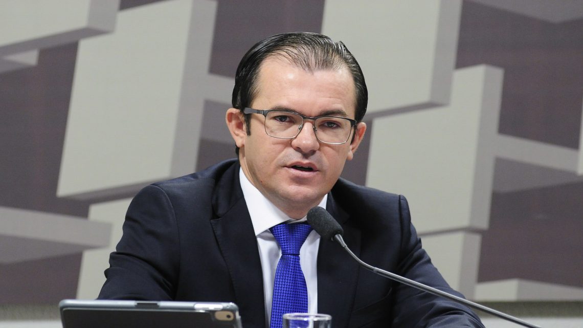 Efrain Cruz será o secretário-executivo de Minas e Energia Efrain Cruz será o secretário-executivo de Minas e Energia